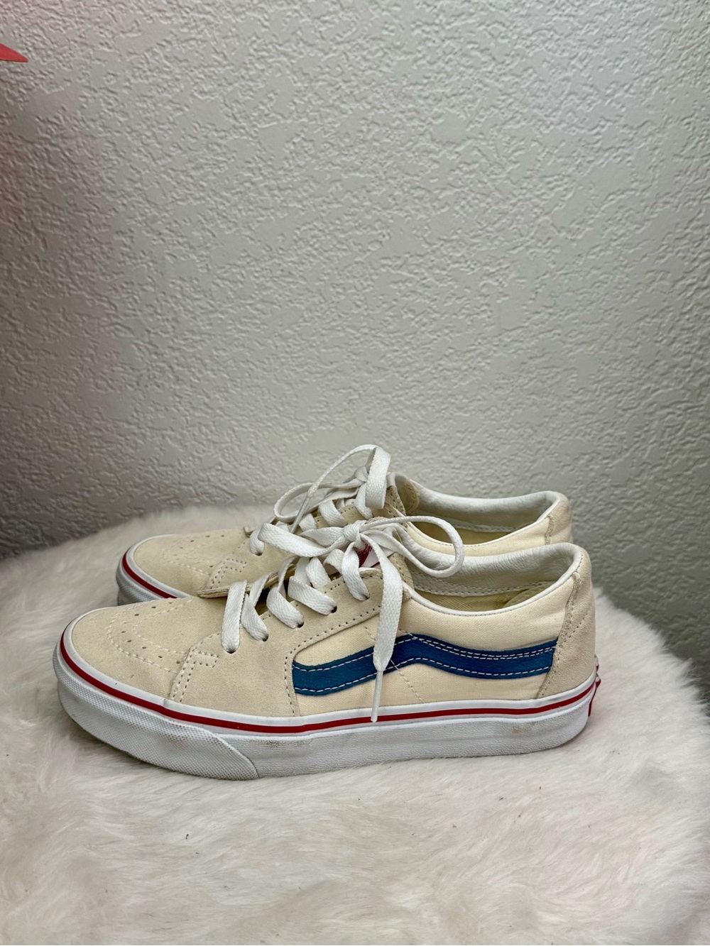 Vans Women’s Casual Cream Low-Top Sneakers with Blue Stripe - Unbranded